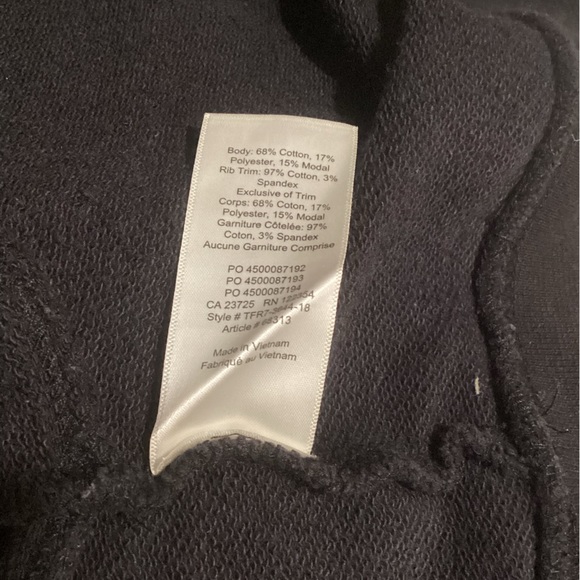 Aritzia Wilfred free long sleeve black croptop. Size xs. - Picture 7 of 7